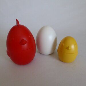 NEW FRED BRAND NESTED CHICKEN PLASTIC MEASURING CUP SET (WITHOUT BOX
